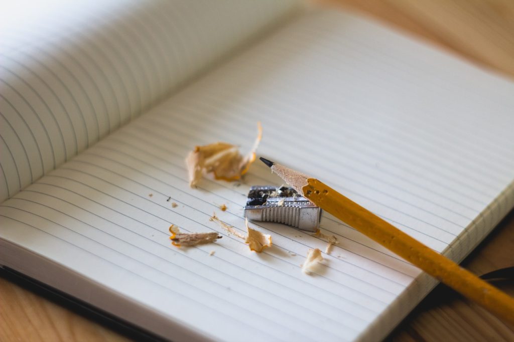 Libreta en blanco para escribir un ensayo