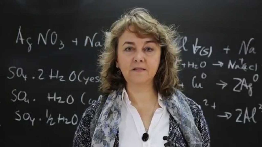 Adela Muñoz Páez, científica española
